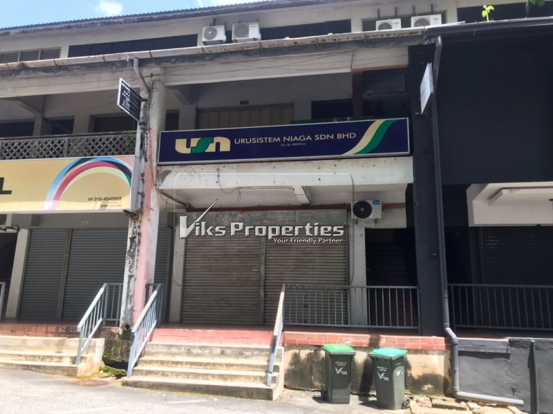 KOMPLEKS ALOR SETAR KANCHUT
