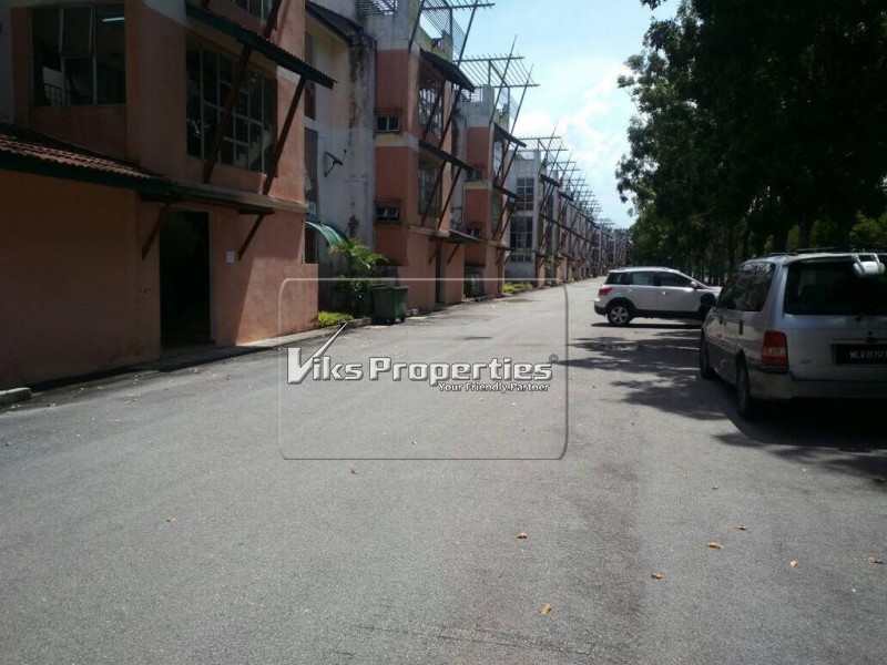 BUKIT MERAH LAKETOWN