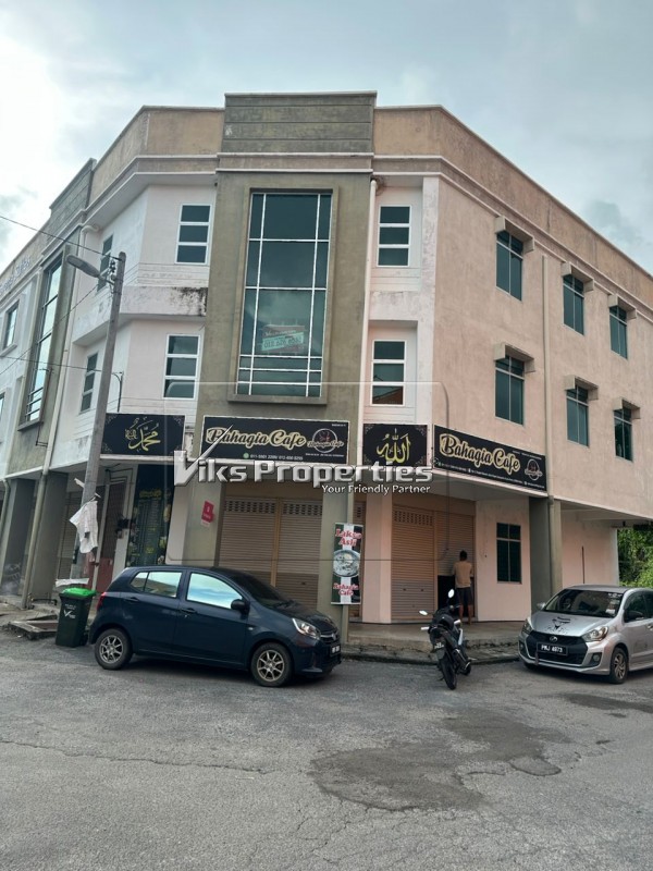 KOMPLEKS PERNIAGAAN KUALA PERLIS